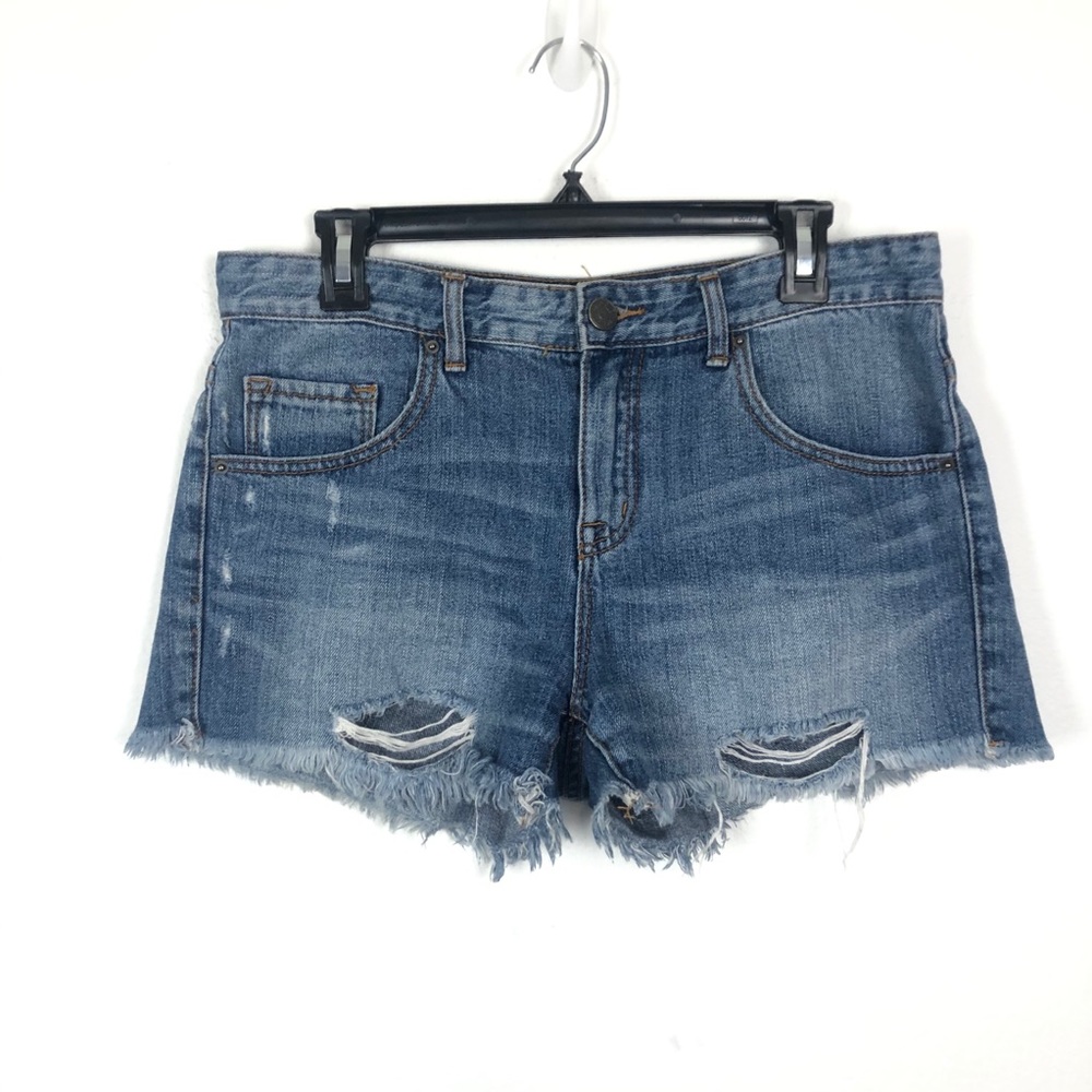 Urban Outfitters BDG Mid Rise Freja Distressed Jean Shorts Blue Denim Size 28